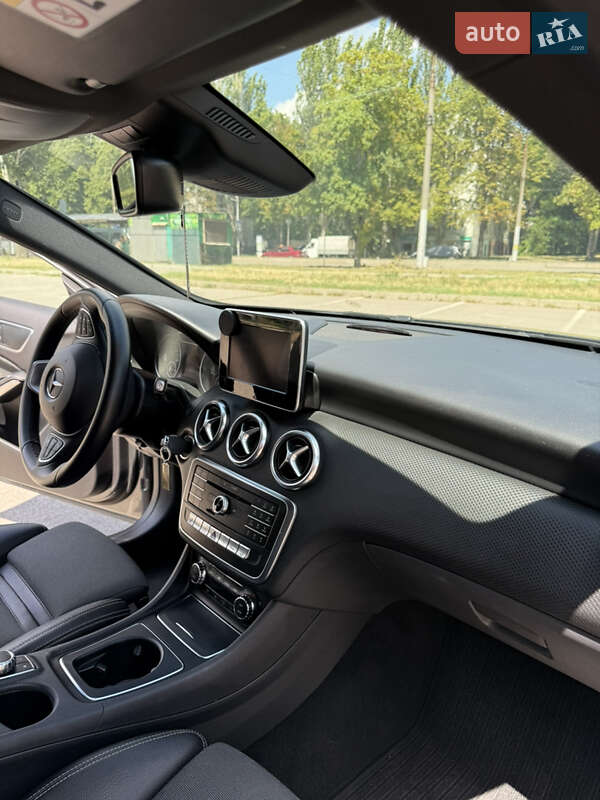 Хэтчбек Mercedes-Benz A-Class 2018 в Запорожье