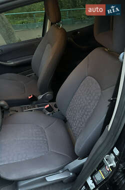 Хэтчбек Mercedes-Benz A-Class 2004 в 