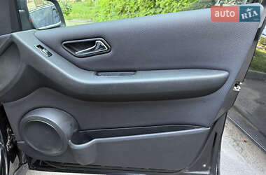 Хэтчбек Mercedes-Benz A-Class 2010 в 