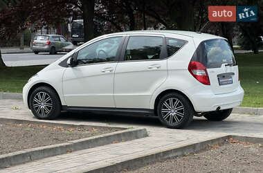 Хэтчбек Mercedes-Benz A-Class 2010 в 