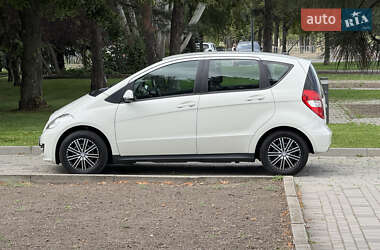 Хэтчбек Mercedes-Benz A-Class 2010 в 