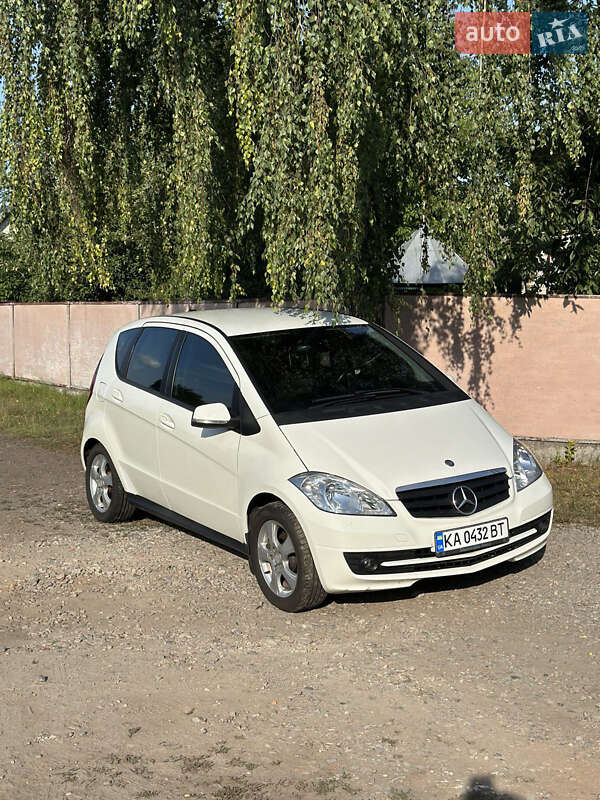 Хэтчбек Mercedes-Benz A-Class 2008 в 