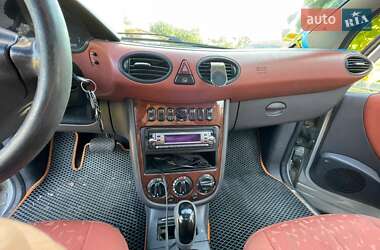 Хэтчбек Mercedes-Benz A-Class 2002 в 