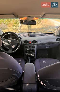 Хэтчбек Mercedes-Benz A-Class 2000 в 