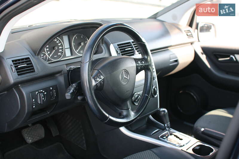 Хэтчбек Mercedes-Benz A-Class 2011 в Киеве