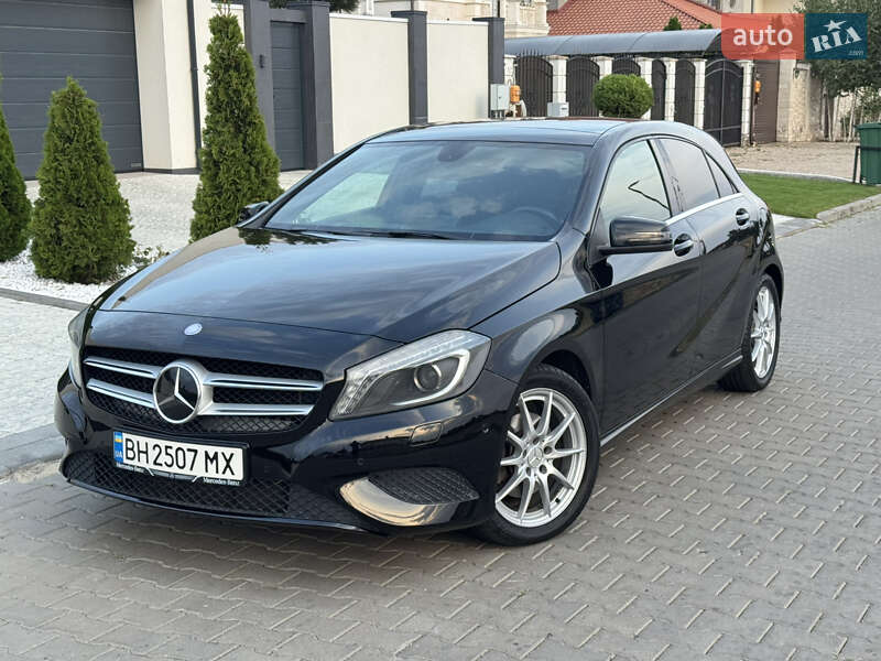 Хэтчбек Mercedes-Benz A-Class 2014 в 