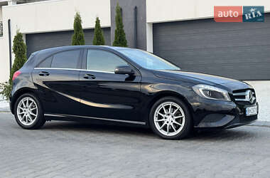 Хэтчбек Mercedes-Benz A-Class 2014 в 