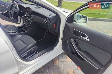 Хэтчбек Mercedes-Benz A-Class 2012 в 