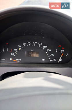 Хетчбек Mercedes-Benz A-Class 2000 в 