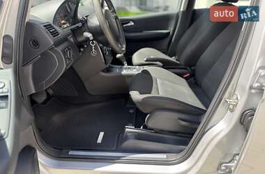 Хэтчбек Mercedes-Benz A-Class 2011 в 