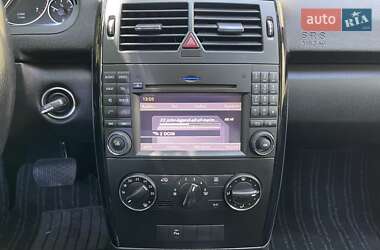 Хэтчбек Mercedes-Benz A-Class 2010 в 