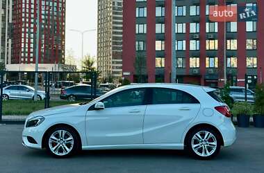 Хэтчбек Mercedes-Benz A-Class 2012 в 