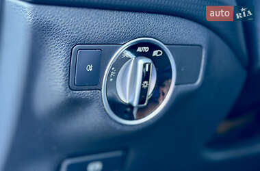 Хэтчбек Mercedes-Benz A-Class 2012 в 