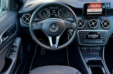 Хэтчбек Mercedes-Benz A-Class 2012 в 
