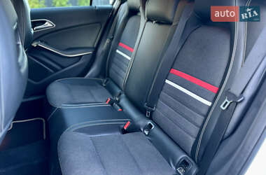 Хэтчбек Mercedes-Benz A-Class 2012 в 