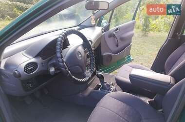 Хэтчбек Mercedes-Benz A-Class 2000 в 