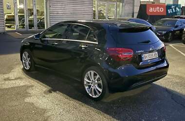 Хэтчбек Mercedes-Benz A-Class 2016 в 