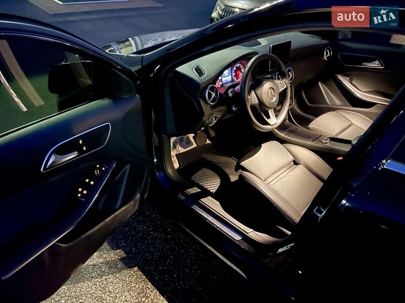 Хэтчбек Mercedes-Benz A-Class 2016 в Киеве