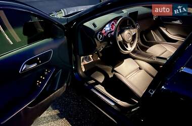 Хэтчбек Mercedes-Benz A-Class 2016 в 