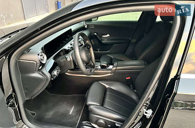 Хэтчбек Mercedes-Benz A-Class 2019 в 