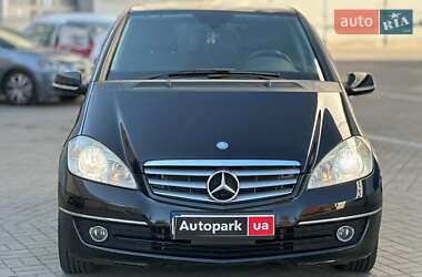 Хэтчбек Mercedes-Benz A-Class 2010 в 