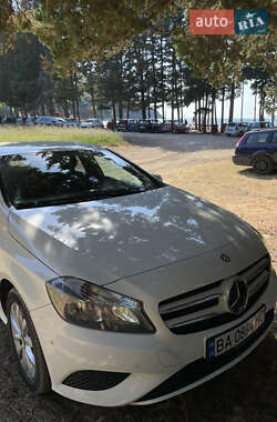 Хетчбек Mercedes-Benz A-Class 2014 в 