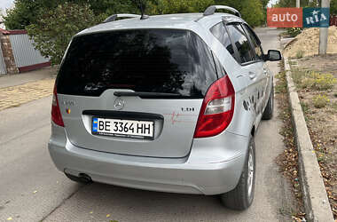 Хетчбек Mercedes-Benz A-Class 2009 в 