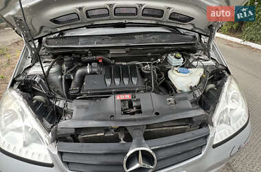 Хетчбек Mercedes-Benz A-Class 2009 в 
