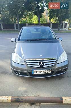 Хэтчбек Mercedes-Benz A-Class 2010 в 