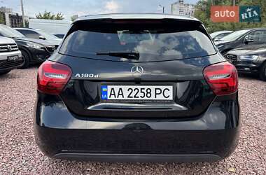Хэтчбек Mercedes-Benz A-Class 2016 в 