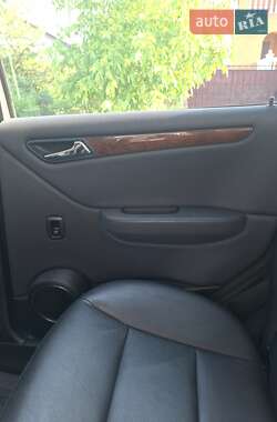 Хэтчбек Mercedes-Benz A-Class 2011 в 