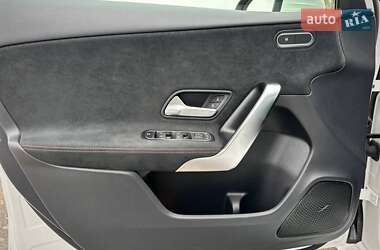 Хэтчбек Mercedes-Benz A-Class 2021 в 