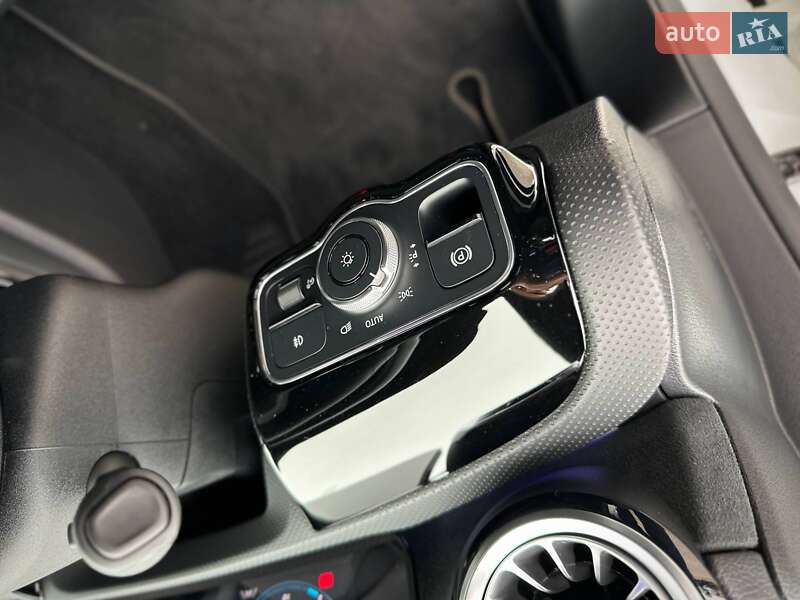 Хетчбек Mercedes-Benz A-Class 2021 в Києві