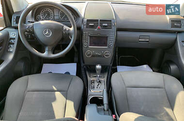 Хэтчбек Mercedes-Benz A-Class 2010 в 