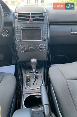 Хэтчбек Mercedes-Benz A-Class 2010 в 