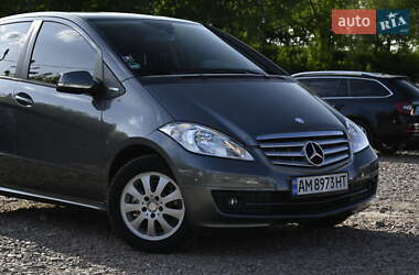 Хэтчбек Mercedes-Benz A-Class 2010 в 