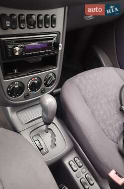 Хэтчбек Mercedes-Benz A-Class 2002 в 