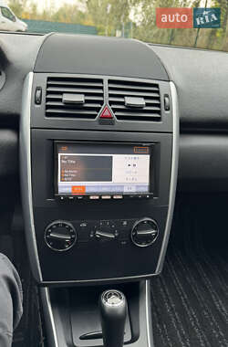 Хэтчбек Mercedes-Benz A-Class 2010 в 