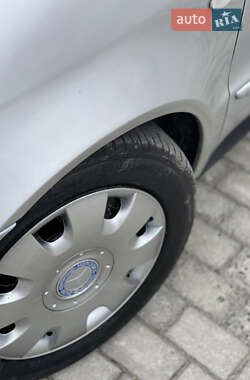 Хэтчбек Mercedes-Benz A-Class 2001 в 