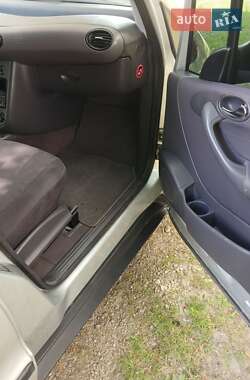 Хэтчбек Mercedes-Benz A-Class 2003 в 