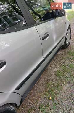 Хэтчбек Mercedes-Benz A-Class 2003 в 