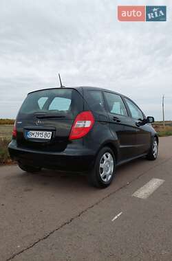 Хетчбек Mercedes-Benz A-Class 2010 в 