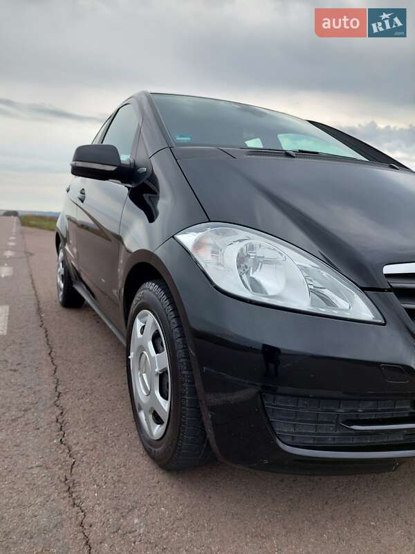 Хэтчбек Mercedes-Benz A-Class 2010 в Ахтырке фото 21 Хэтчбек Mercedes-Benz A-Class 2010 в Ахтырке