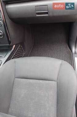 Хетчбек Mercedes-Benz A-Class 2010 в 