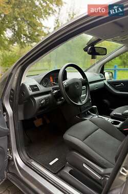 Хэтчбек Mercedes-Benz A-Class 2010 в 