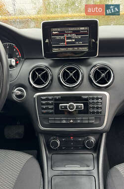 Хэтчбек Mercedes-Benz A-Class 2013 в 