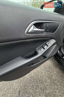 Хэтчбек Mercedes-Benz A-Class 2013 в 