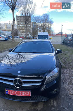 Хэтчбек Mercedes-Benz A-Class 2013 в 