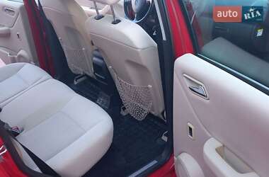 Хэтчбек Mercedes-Benz A-Class 2011 в 