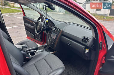 Хэтчбек Mercedes-Benz A-Class 2011 в 